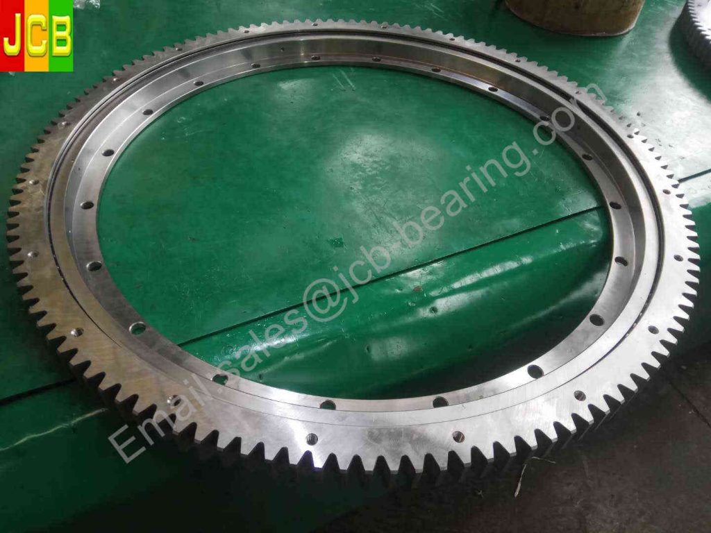 External Gear Flanged Four-Point Contact